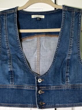 American Eagle Denim Vest Size Medium